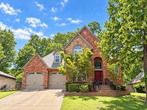 Photo of 306 Hickory Drive, Tahlequah, OK 74464 (MLS # 2615508)