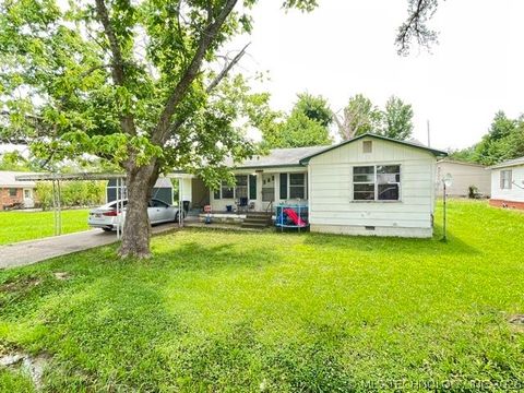 Photo of 201 S Dorothy Street, Vian, OK 74962 (MLS # 2623558)