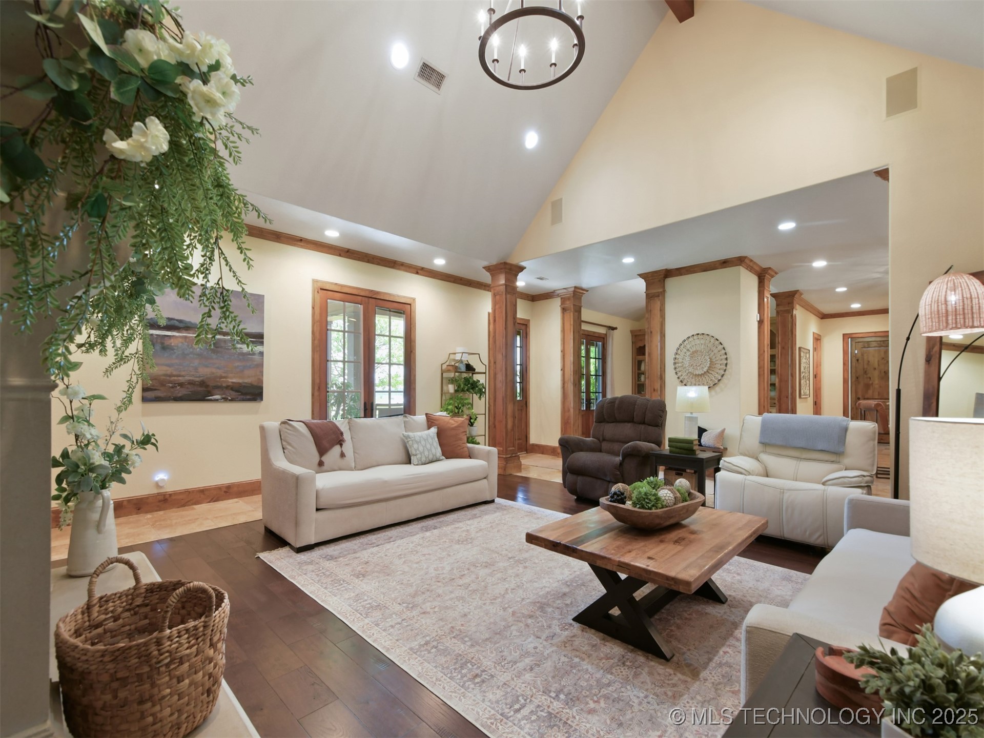 5999 Woodford Road