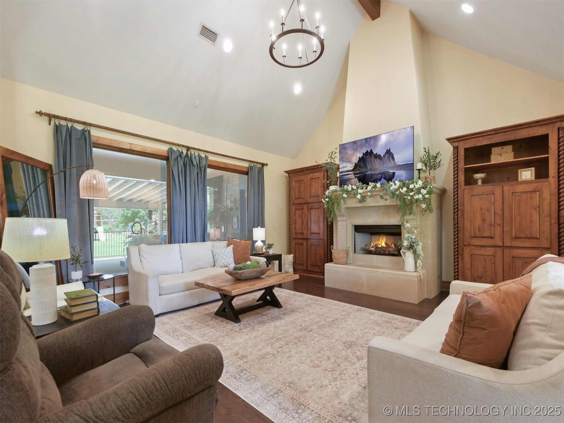 5999 Woodford Road