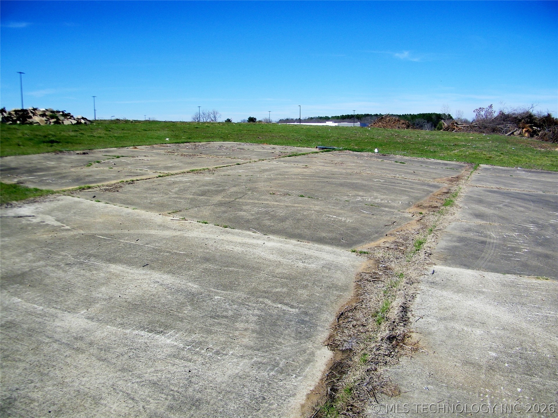 Photo 1 of 40 — 2 E Washington Street, Idabel, OK 74745