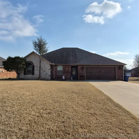 Photo of 1400 Monarch Drive, McAlester, OK 74501 (MLS # 2607231)