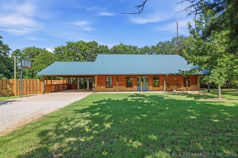 Photo of 9118 Buckaloo Bend, Kingston, OK 73439 (MLS # 2621259)