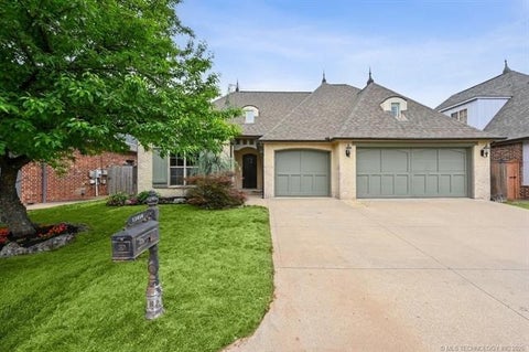 Photo of 11818 S Oswego Avenue, Tulsa, OK 74137 (MLS # 2637824)