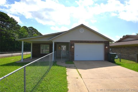 Photo of 1122 Green Street, Sallisaw, OK 74955 (MLS # 2622333)