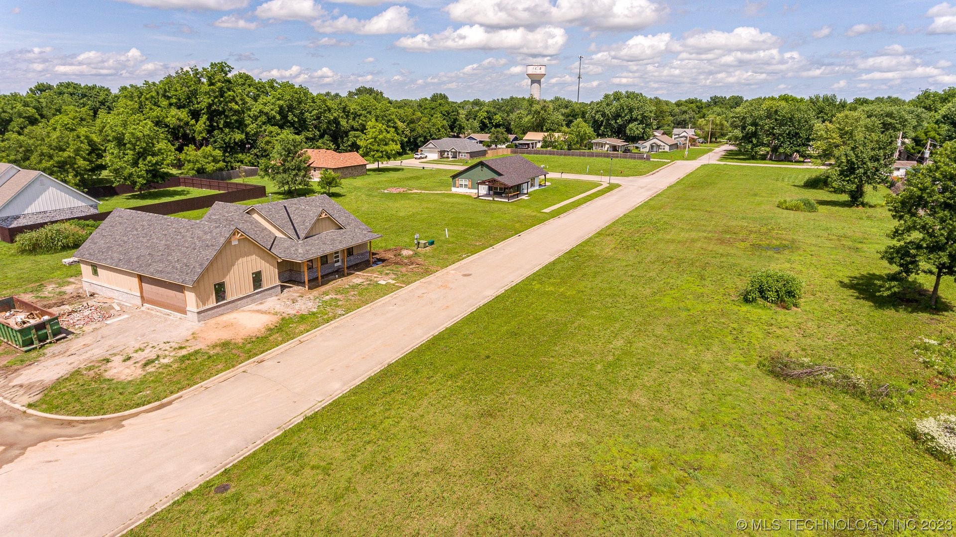 Photo 10 of 14 of 705 Sooner Place land