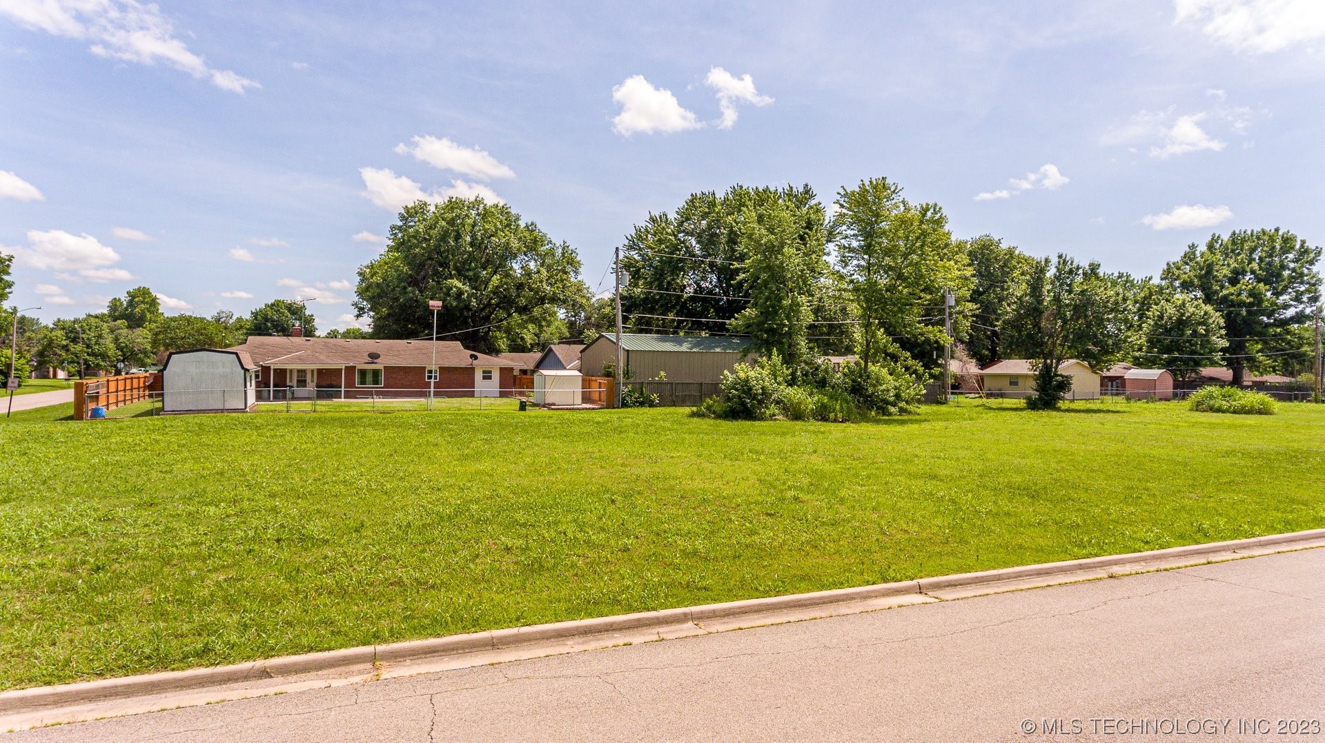 Photo 3 of 14 of 705 Sooner Place land