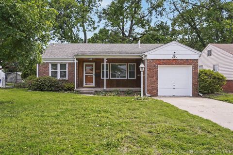Photo of 1448 E 52nd Place, Tulsa, OK 74105 (MLS # 2616275)