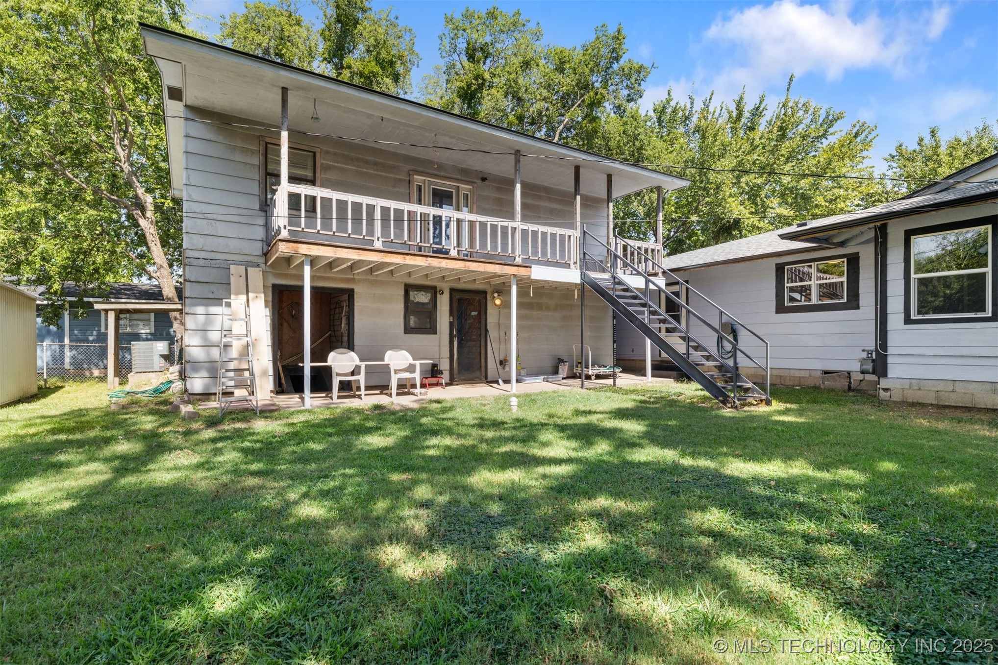 609 W Burney