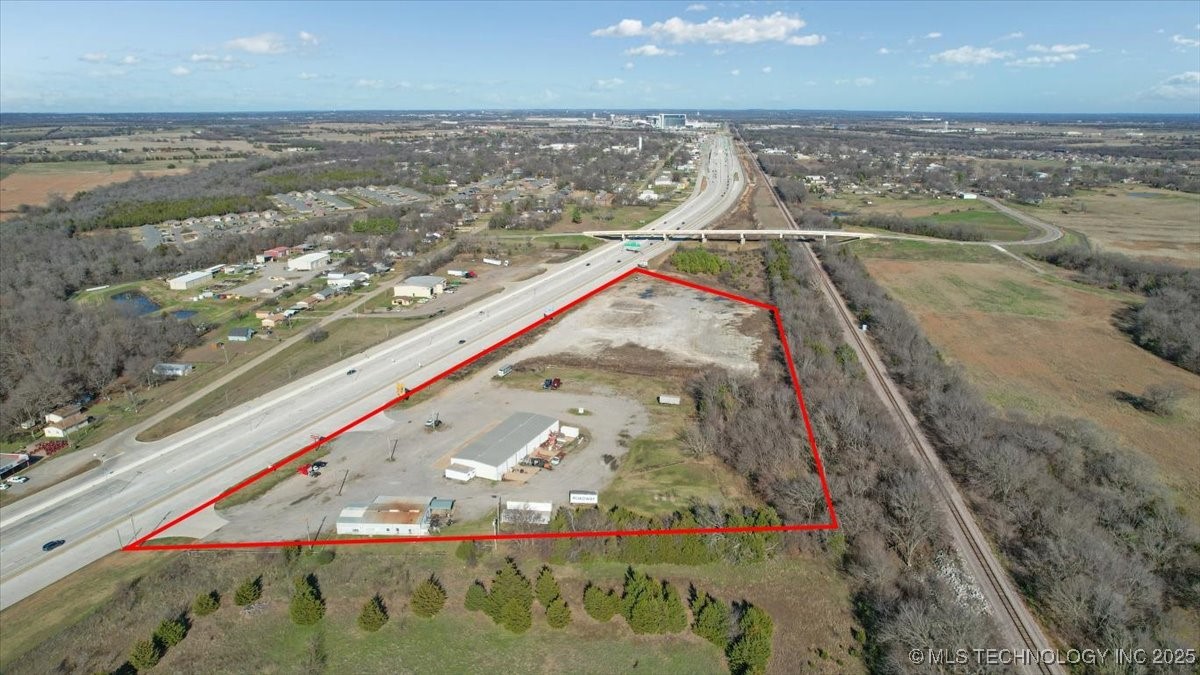 9104 US Hwy 69