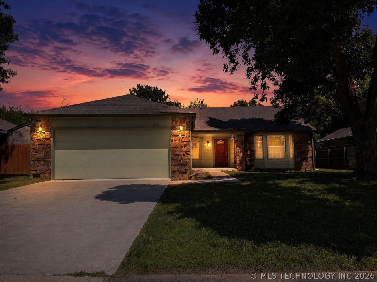 Photo 1 of 13 — 613 S Hemlock Avenue, Broken Arrow, OK 74012