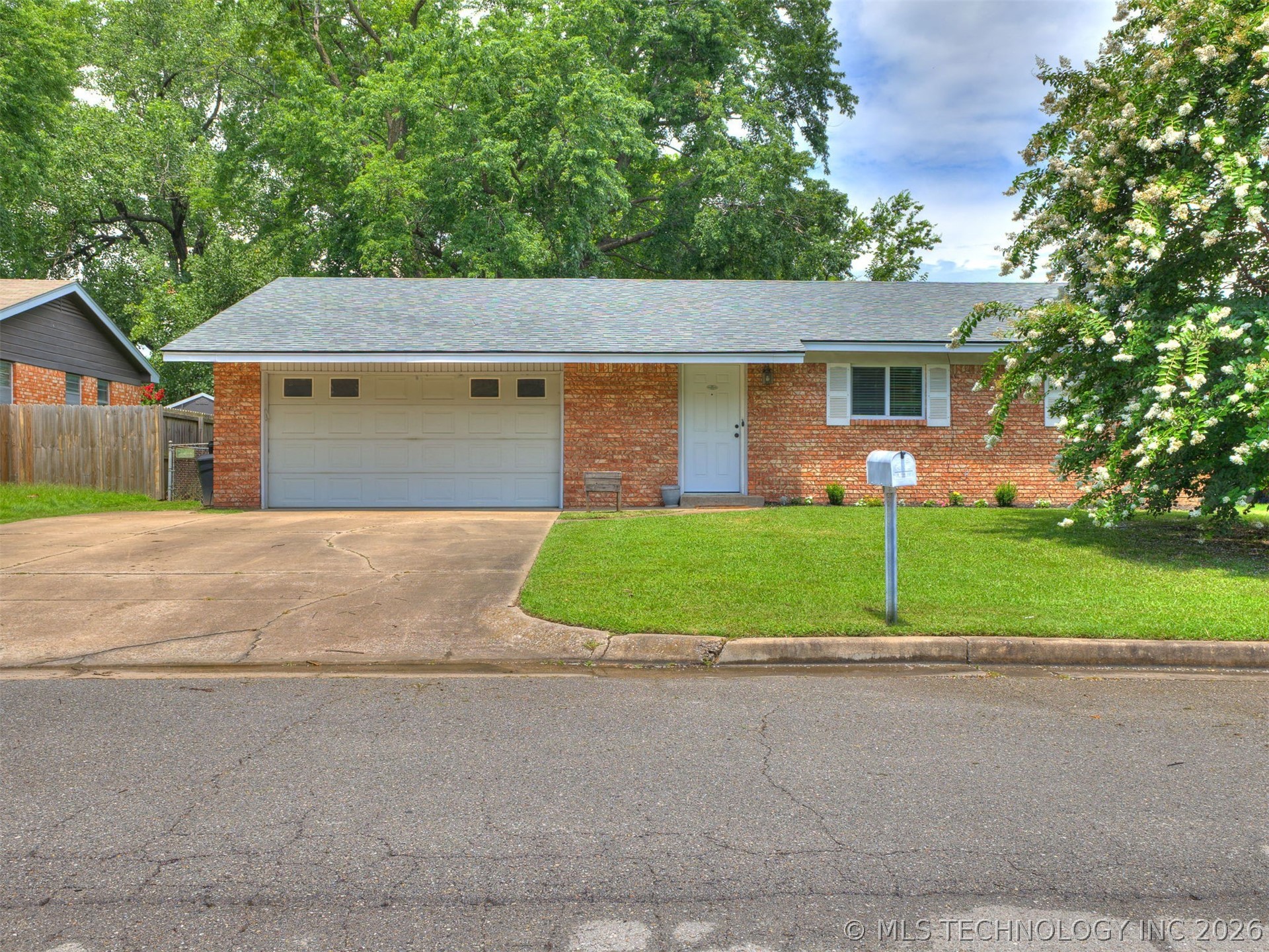 Photo 1 of 47 — 708 W Atlanta Court, Broken Arrow, OK 74012