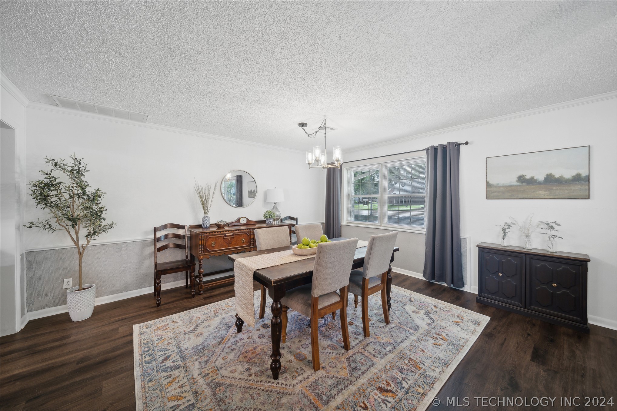 Photo 11 of 41 of 212 E Ozark Street house