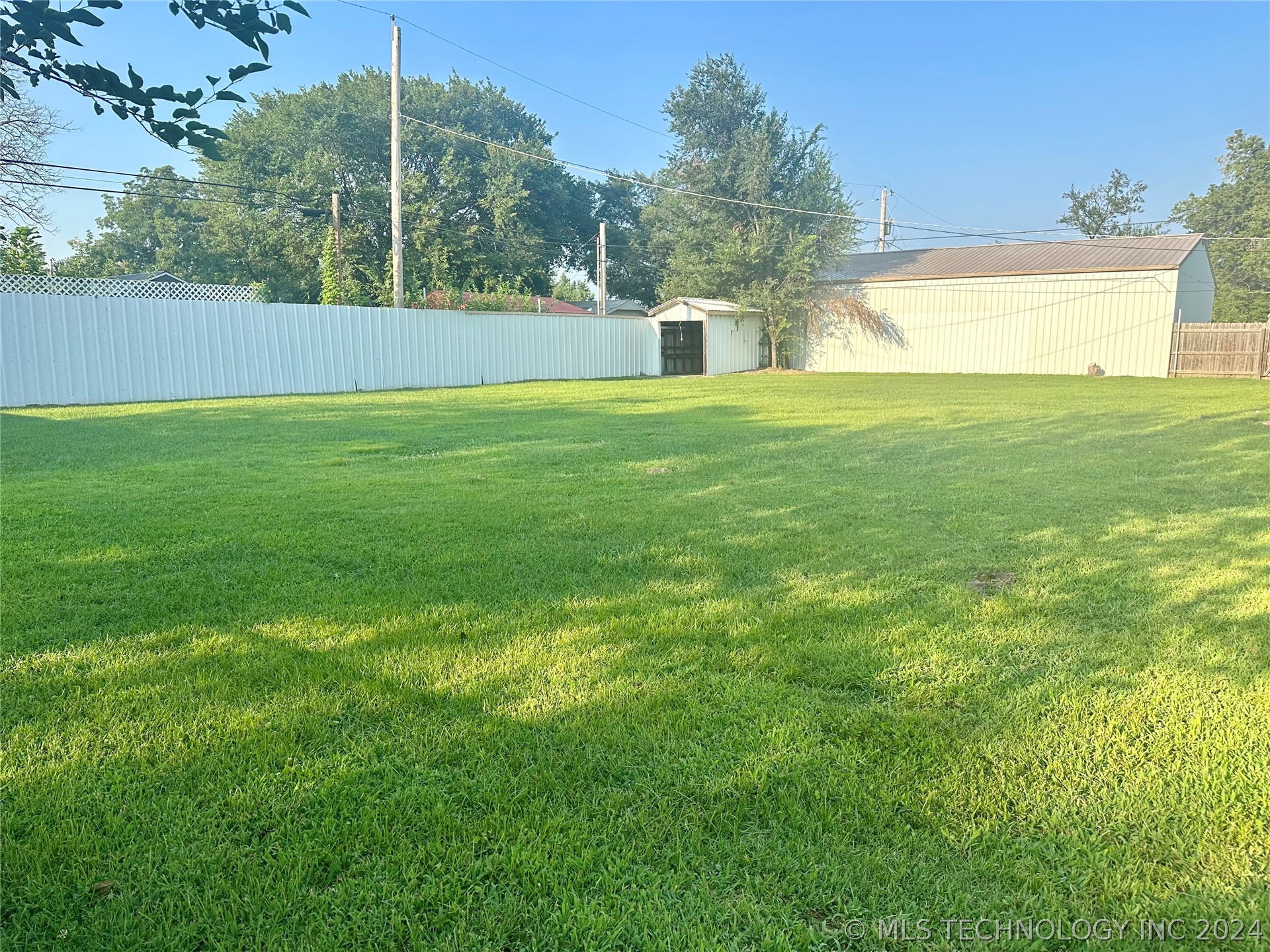 Photo 34 of 41 of 212 E Ozark Street house