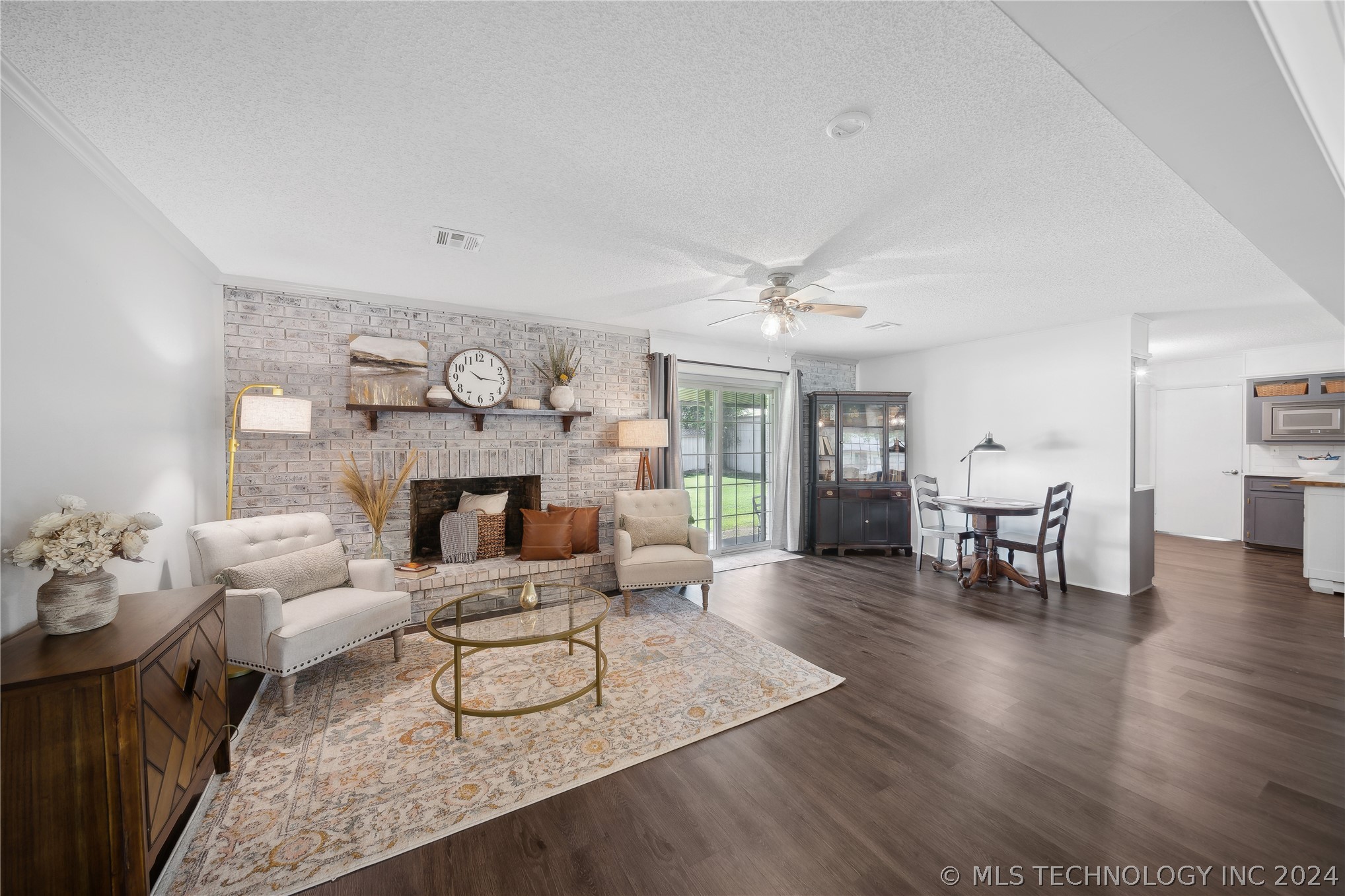 Photo 10 of 41 of 212 E Ozark Street house
