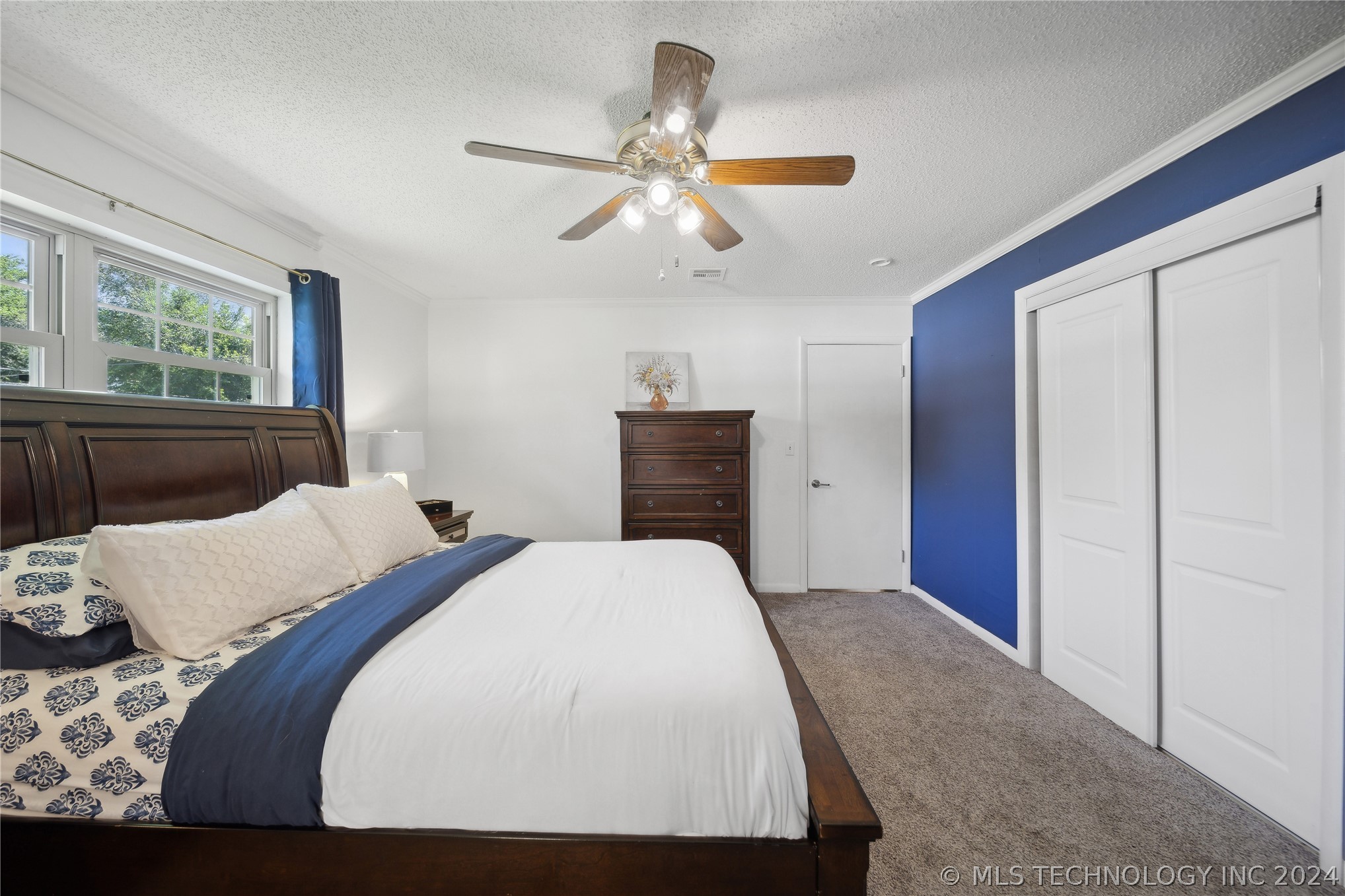 Photo 19 of 41 of 212 E Ozark Street house