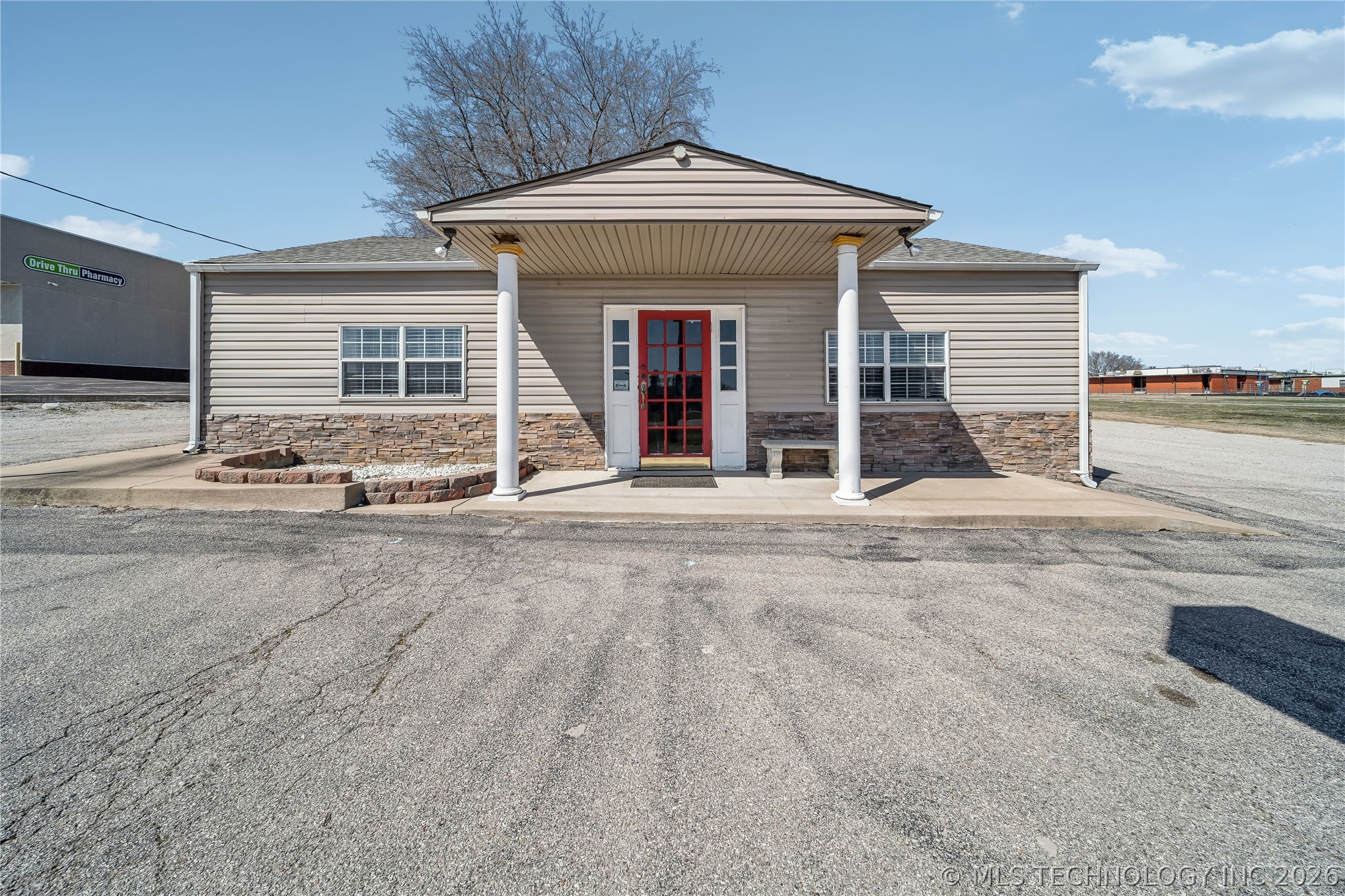 Photo 1 of 34 — 1831 N Highway 66 Route, Catoosa, OK 74015