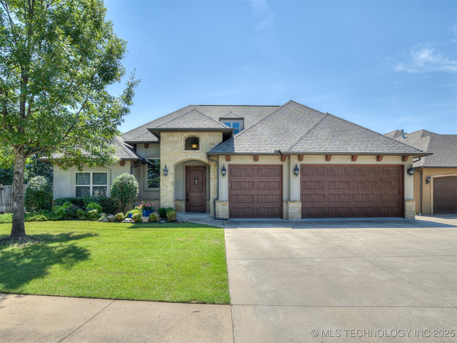 10477 S 95th Place E