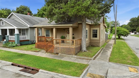 Photo of 802 S Trenton Avenue, Tulsa, OK 74120 (MLS # 2621229)