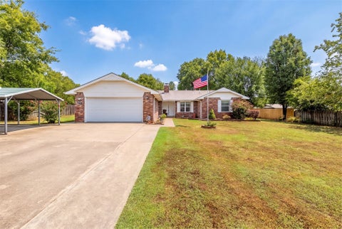 Photo of 3104 North Street, Muskogee, OK 74403 (MLS # 2636116)