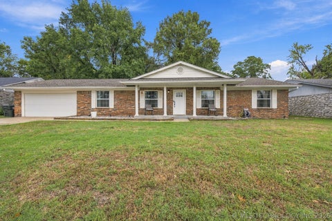 Photo of 2604 Turner Street, Muskogee, OK 74403 (MLS # 2637946)