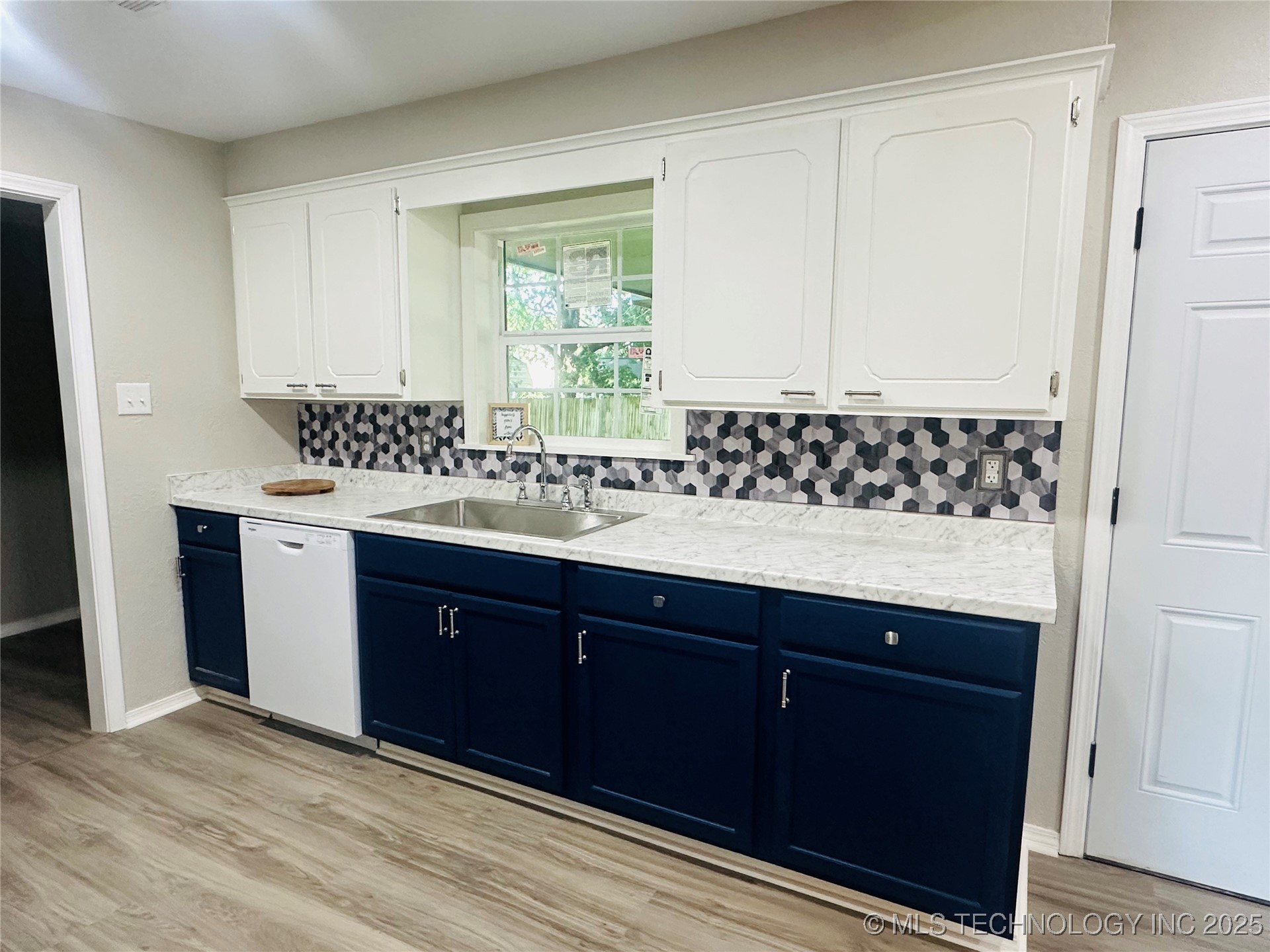 1220 Hargrove