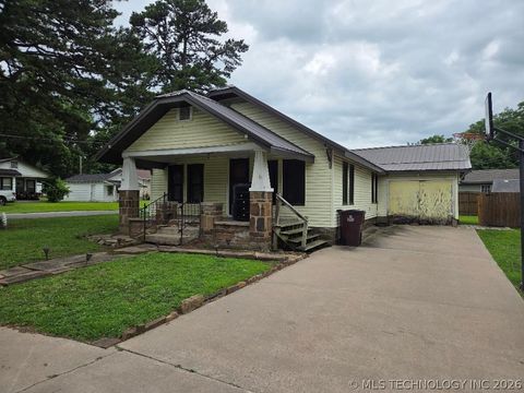 Photo of 214 S 4th ST, Eufaula, OK 74432 (MLS # 2622695)