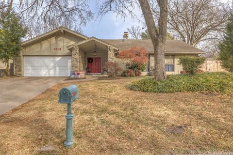 Photo of 8209 S College Place, Tulsa, OK 74137 (MLS # 2605093)