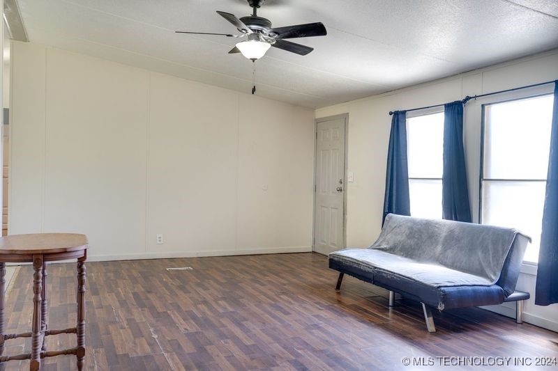 Photo 6 of 23 of 319 W 92nd Street N mobile home