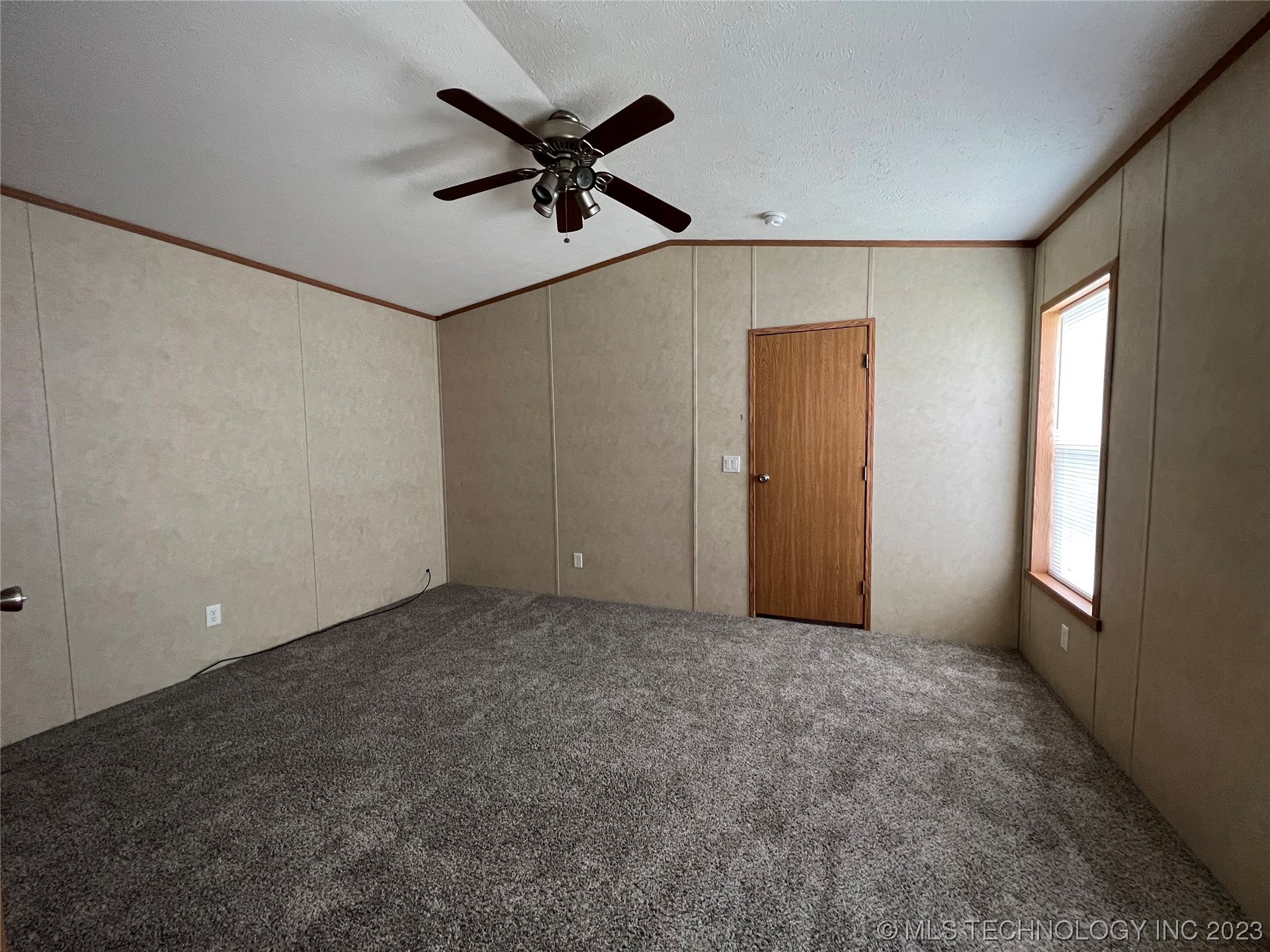 Photo 11 of 29 of 510 S B Street mobile home