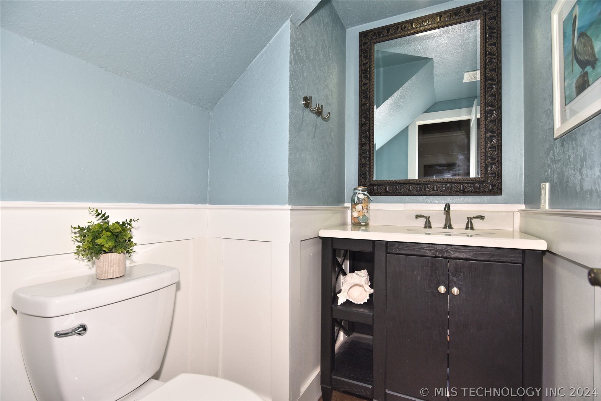 Photo 34 of 61 of 3515 E 100th Street house