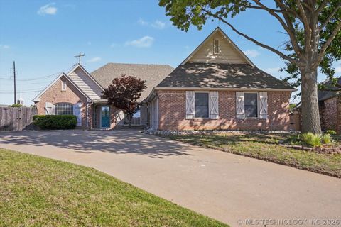 Photo of 9216 N 130th EastCourt, Owasso, OK 74055 (MLS # 2616304)