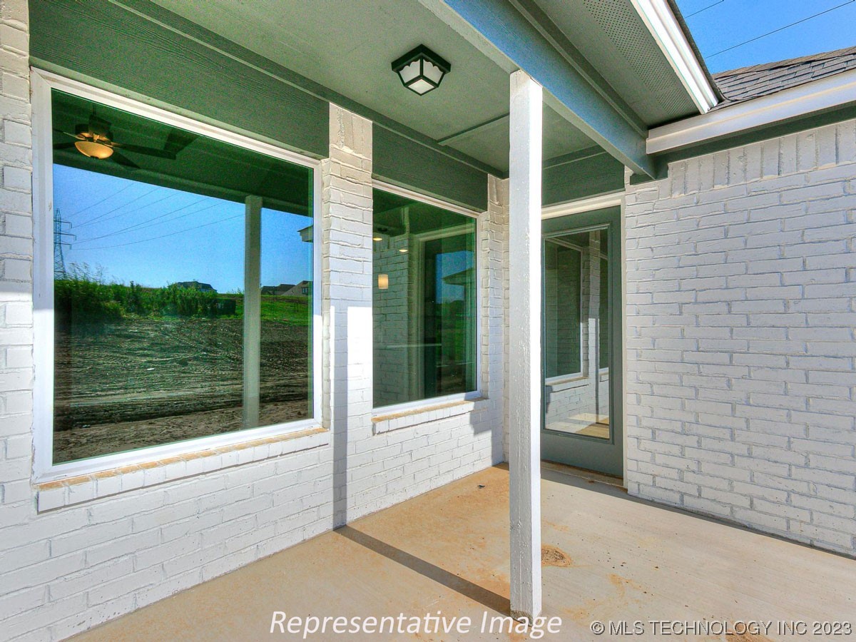 Photo 40 of 40 of 13135 S 72nd Place house