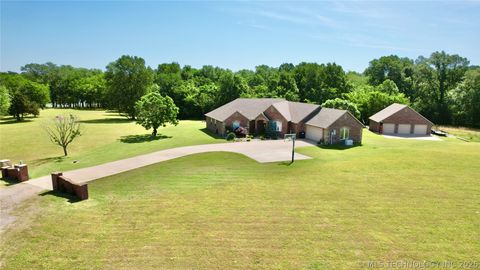 Photo of 418970 E 1152 Road, Checotah, OK 74426 (MLS # 2616445)