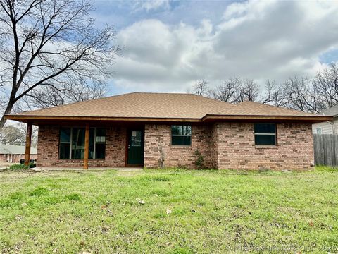 1024 N 3rd Avenue Durant OK 74701