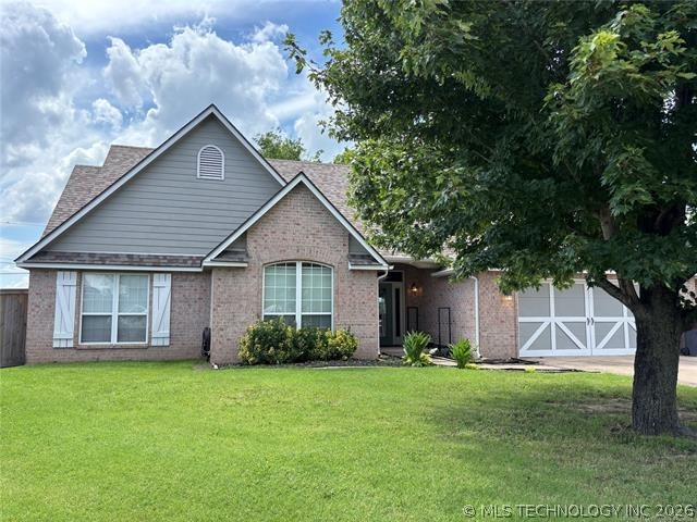 Photo 1 of 27 — 8040 Silverado Road, Claremore, OK 74019