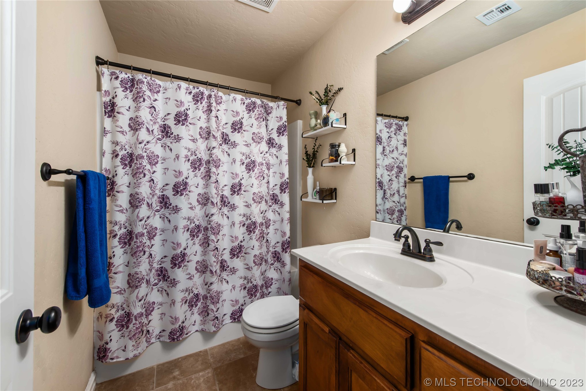 Photo 19 of 27 of 13315 N 132nd Avenue house