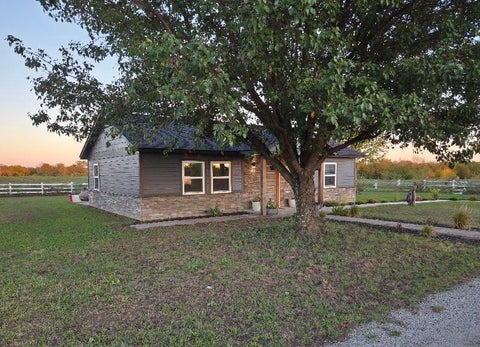 Photo of 120009 S 4060 RD, Eufaula, OK 74432 (MLS # 2636668)