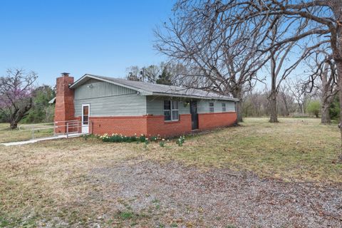 Photo of 1300 W 3rd Street, Okmulgee, OK 74447 (MLS # 2608022)