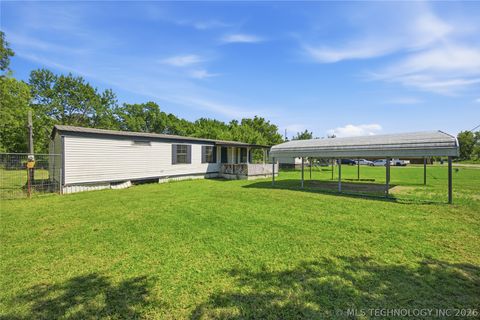Photo of 723 S Taylor, Kiowa, OK 74553 (MLS # 2625423)