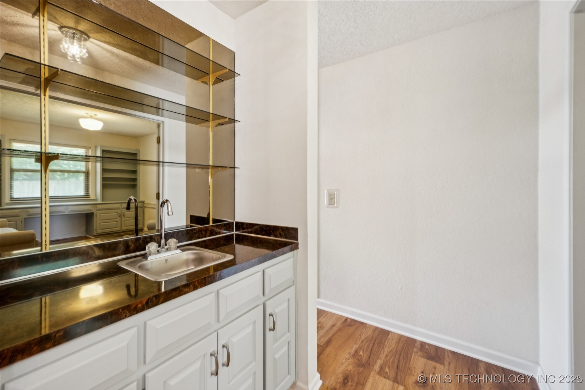 1505 W Fredericksburg Street
