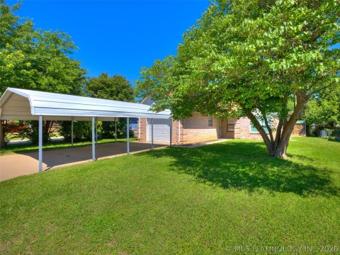 Photo of 606 W 19th Street S, Claremore, OK 74019 (MLS # 2616836)
