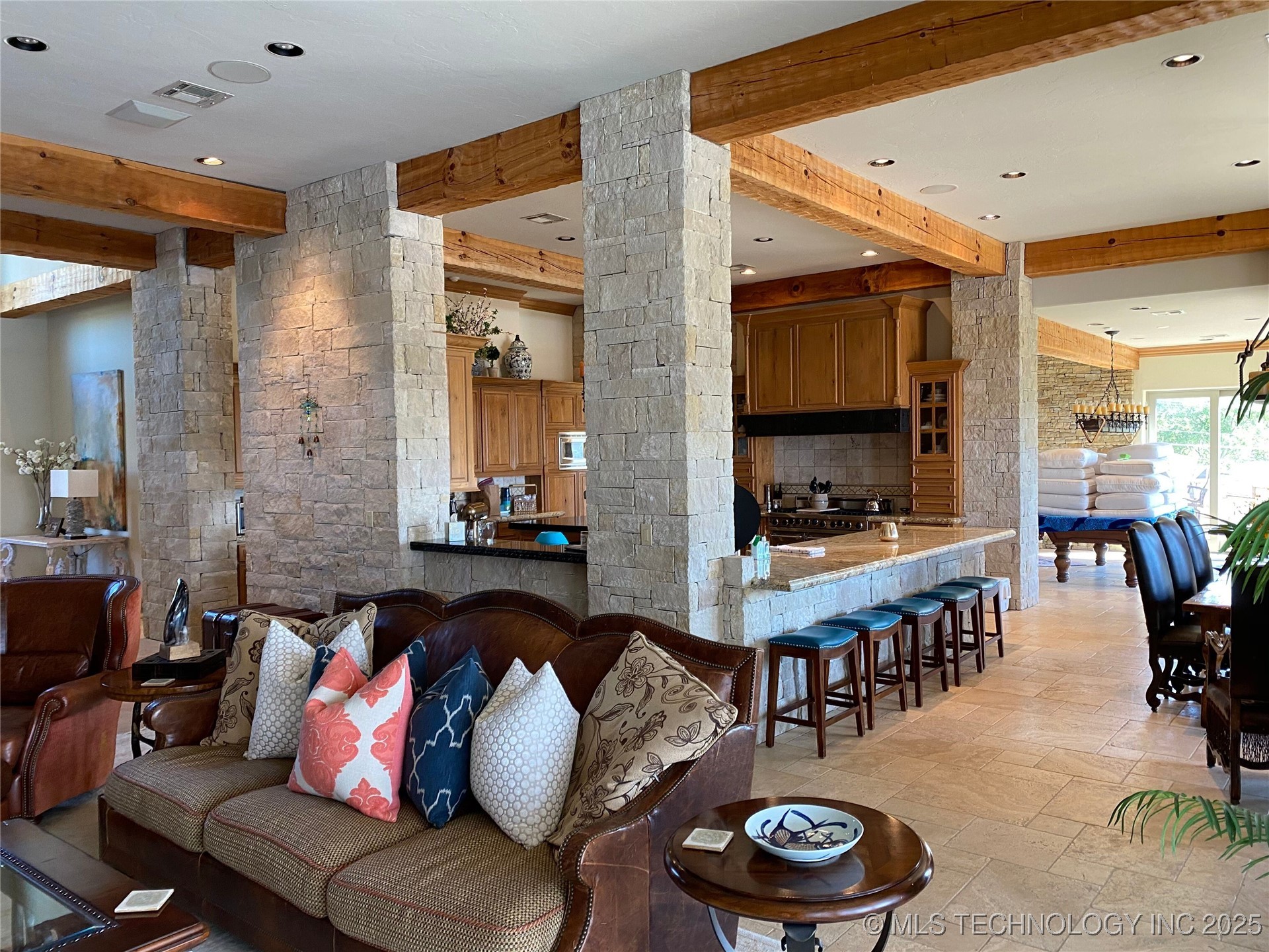 8795 Lake View