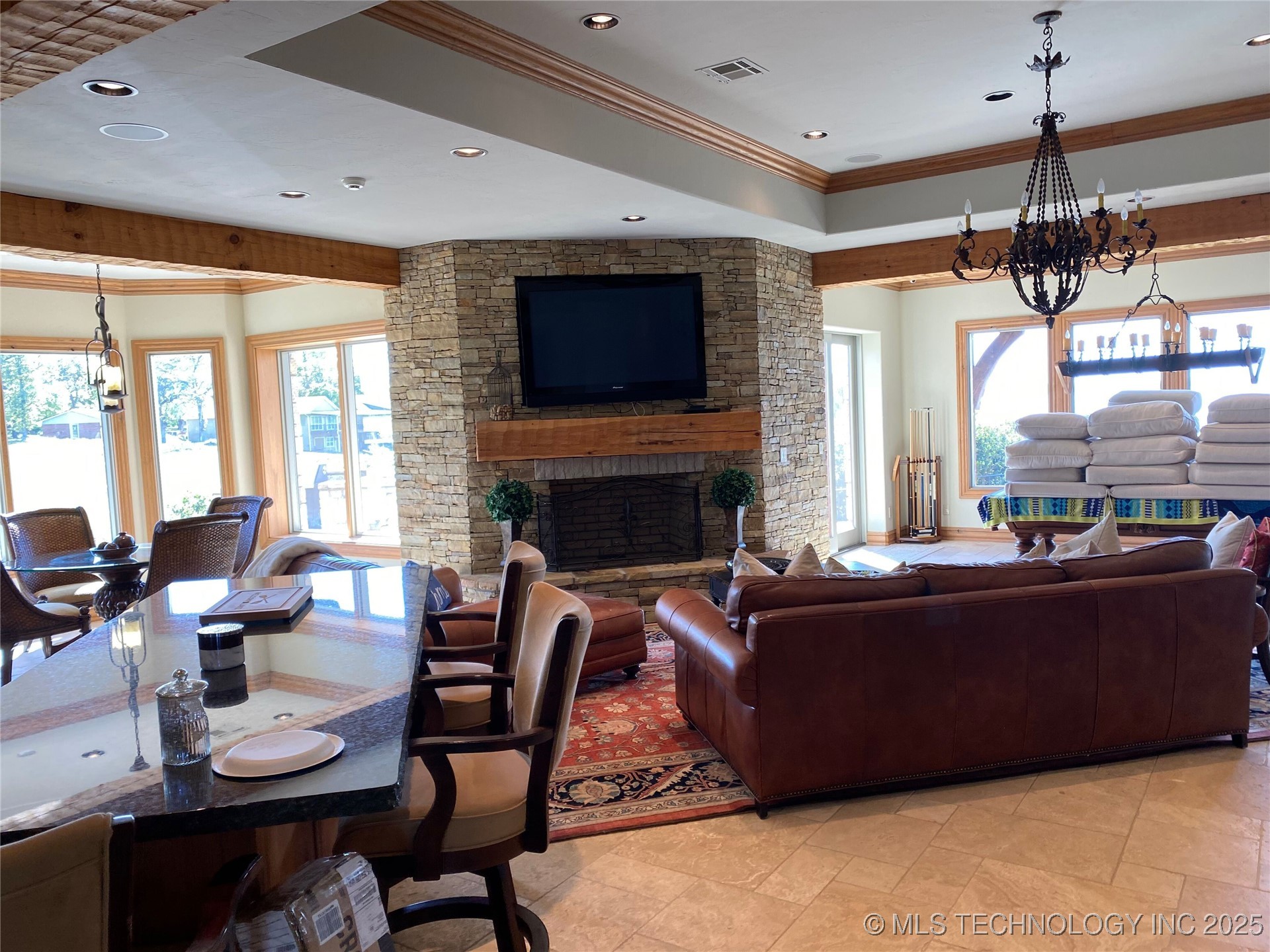 8795 Lake View