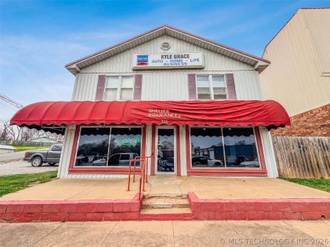 Photo of 526 S Muskogee Avenue, Tahlequah, OK 74464 (MLS # 2611680)