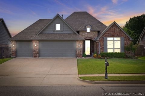Photo of 4106 S 12th Place, Broken Arrow, OK 74011 (MLS # 2617187)