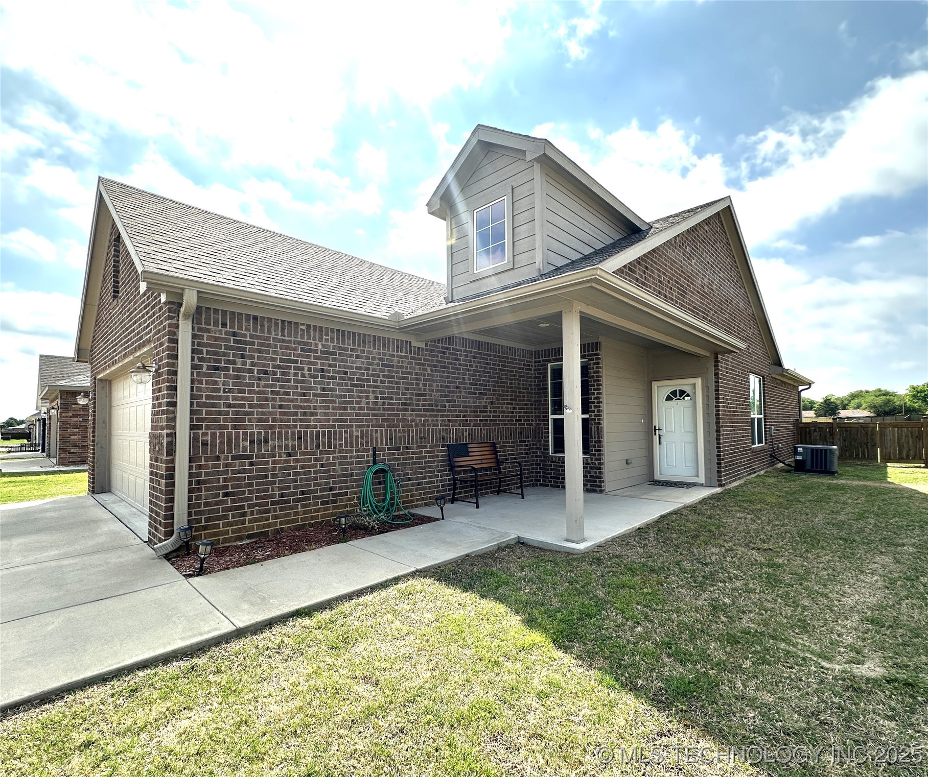 205 Cottonwood Street