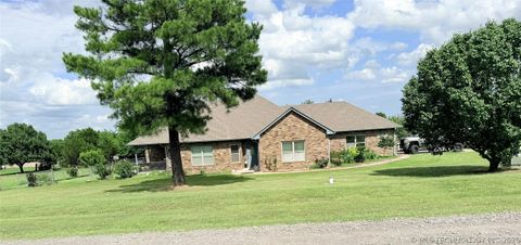 Photo of 9027 S Lost Creek LN, Perkins, OK 74059 (MLS # 2621904)