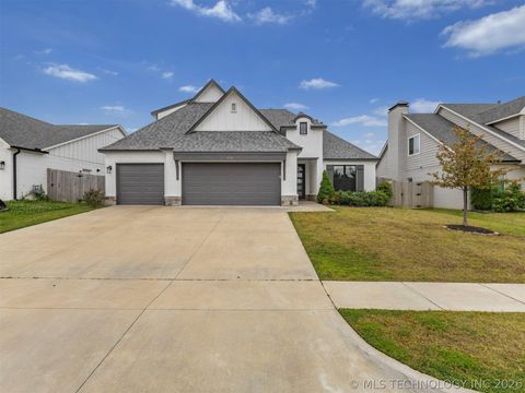 Photo of 528 E 126th Street S, Jenks, OK 74037 (MLS # 2616588)