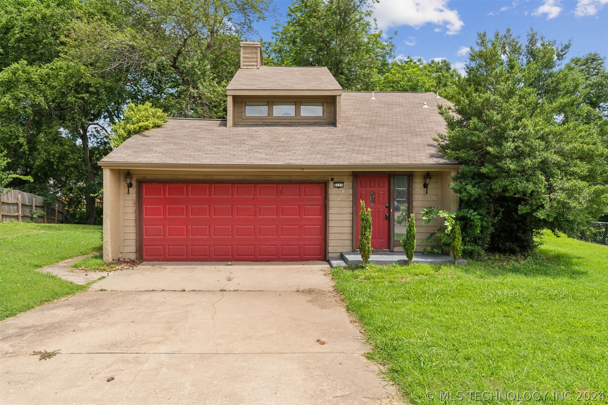 View Broken Arrow, OK 74011 house